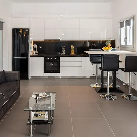 G & W Φοινικιά