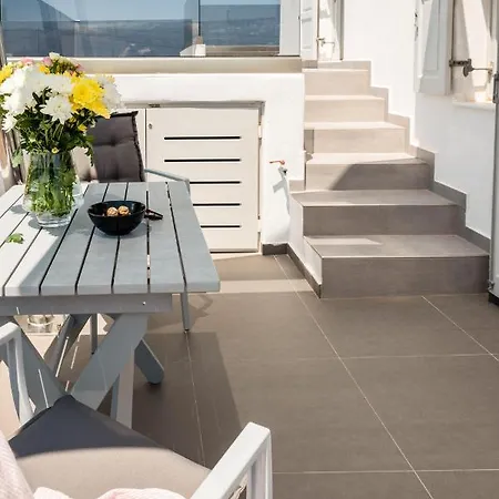 G & W * Φοινικιά