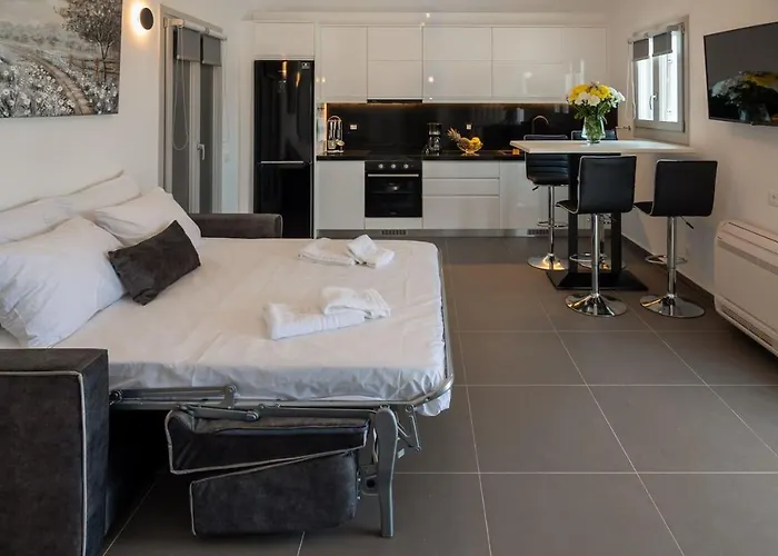 Apartment G & W Foinikiá