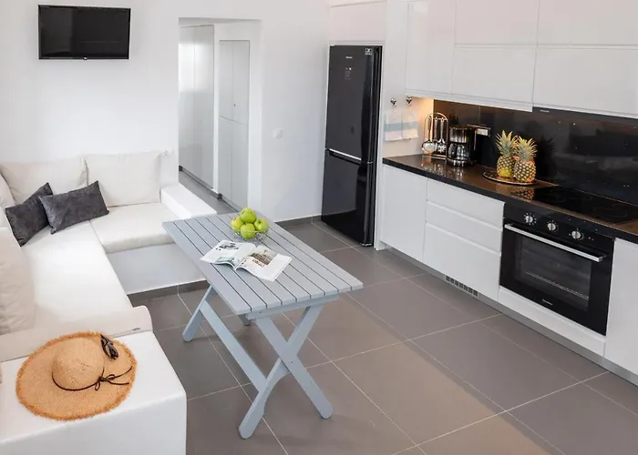 G & W Apartman Finikiá